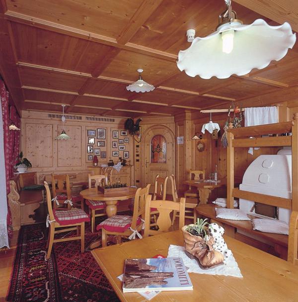 Hotel Garni Soreie Pozza di Fassa Ngoại thất bức ảnh
