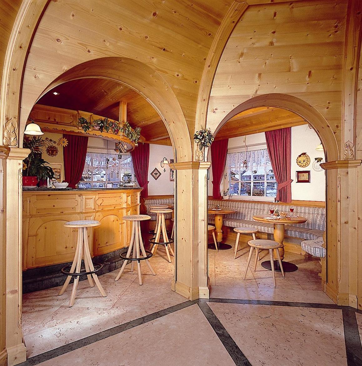 Hotel Garni Soreie Pozza di Fassa Ngoại thất bức ảnh