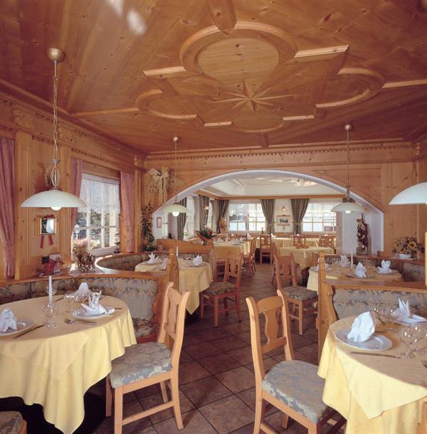 Hotel Garni Soreie Pozza di Fassa Ngoại thất bức ảnh