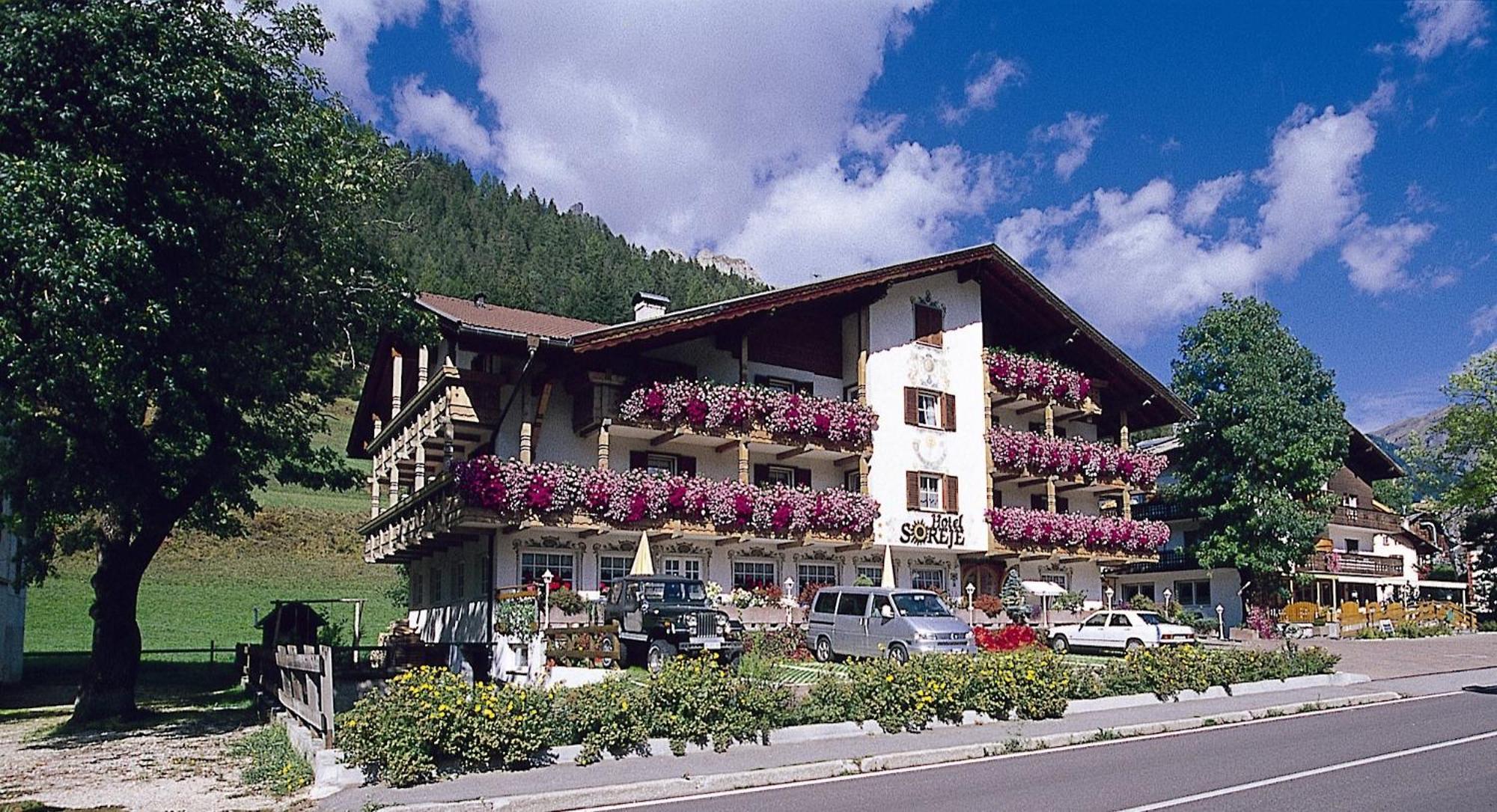 Hotel Garni Soreie Pozza di Fassa Ngoại thất bức ảnh