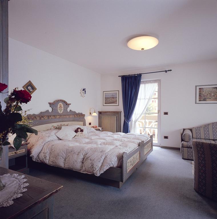 Hotel Garni Soreie Pozza di Fassa Ngoại thất bức ảnh