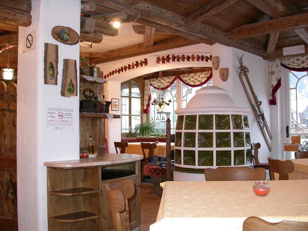 Hotel Garni Soreie Pozza di Fassa Ngoại thất bức ảnh