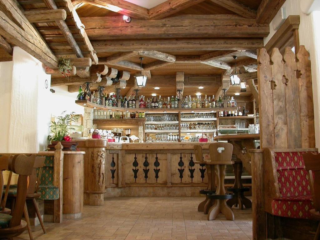 Hotel Garni Soreie Pozza di Fassa Ngoại thất bức ảnh