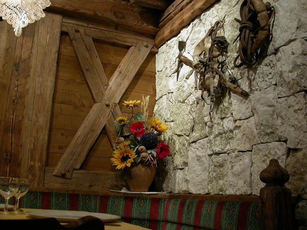 Hotel Garni Soreie Pozza di Fassa Ngoại thất bức ảnh