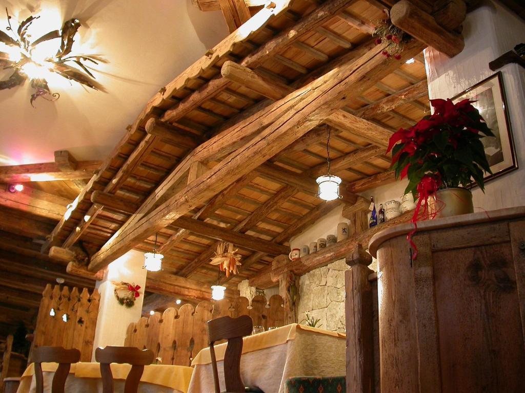 Hotel Garni Soreie Pozza di Fassa Ngoại thất bức ảnh