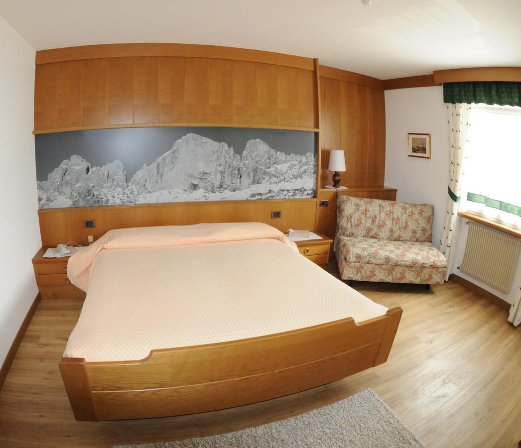 Hotel Garni Soreie Pozza di Fassa Ngoại thất bức ảnh