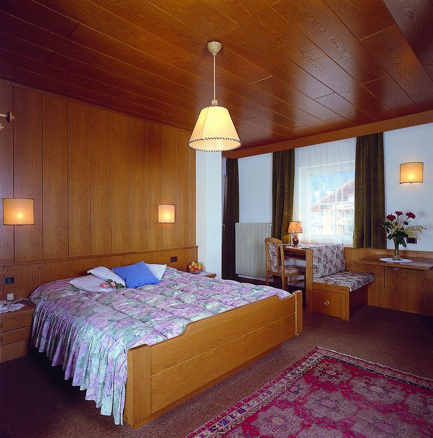 Hotel Garni Soreie Pozza di Fassa Ngoại thất bức ảnh